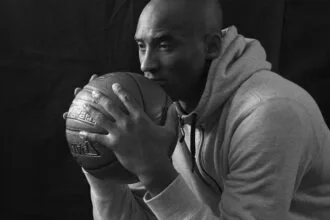 Astro da NBA, Kobe Bryant morre em queda de helicóptero nos Estados Unidos