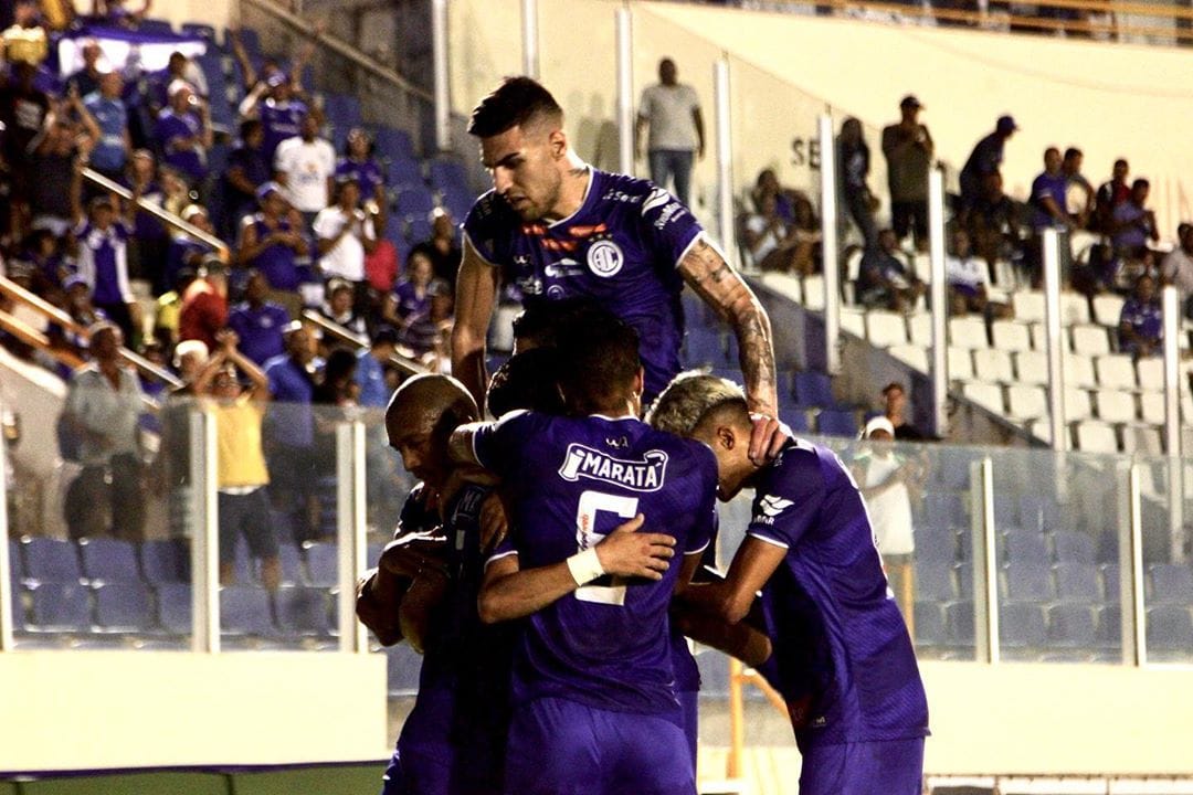 Confiança é líder da Copa do Nordeste e do Sergipão