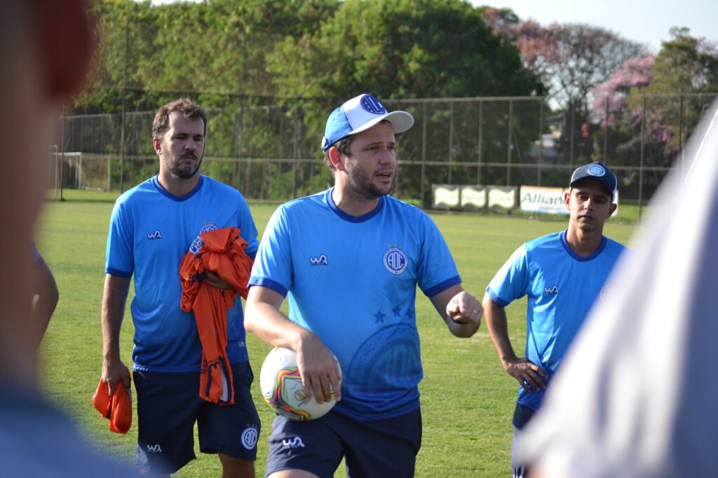 Em busca da segunda vitória seguida, Confiança visita Ponte Preta pela Série B