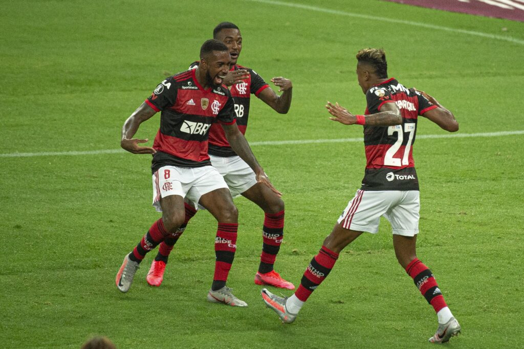 Flamengo e Palmeiras goleiam para classificação, e São Paulo é eliminado da Libertadores