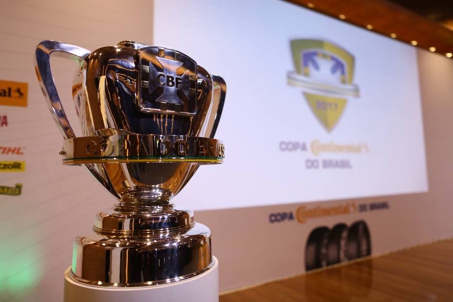 Atlético Goianiense pode pedir anulação de sorteio da Copa do Brasil após devolução de bolinha