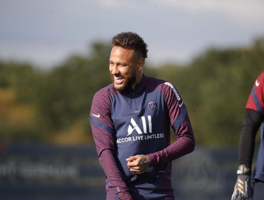 Inquérito contra Neymar por vazamento de fotos íntimas de Najila Trindade é encerrado