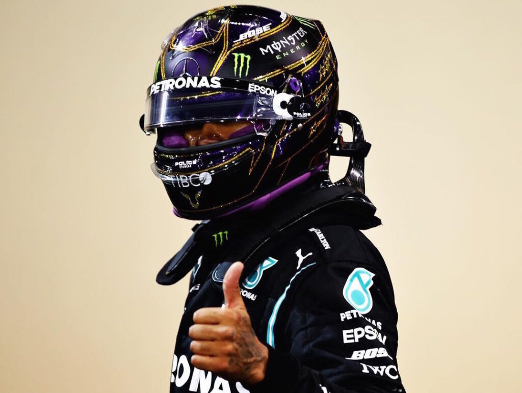 Em-primeira-corrida-após-testar-positivo-para-covid-19-Lewis-Hamilton-diz-que-doença-‘não-é-brincadeira’