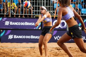 Medalhistas de ouro em Paris 2024, Duda e Ana Patrícia — Foto: Mauricio Val/FV Imagem/CBV