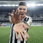 Atacante Igor Jesus do Botafogo é vendido por 130 milhões de reais