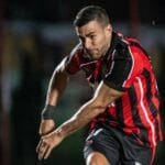 Vitória recebe transfer ban da Fifa por dívida na contratação de Cáceres