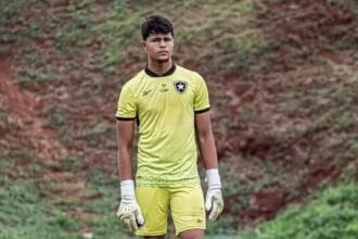 Goleiro Bruninho Samudio, filho do ex-goleiro Bruno é convocado para a Seleção Brasileira Sub-15