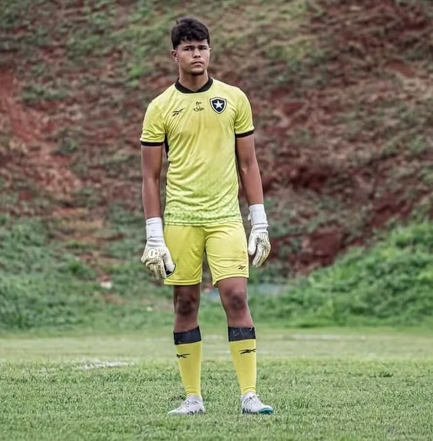 Goleiro Bruninho Samudio, filho do ex-goleiro Bruno é convocado para a Seleção Brasileira Sub-15