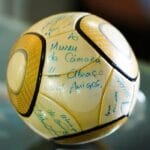 Ministro Moraes vota por condenar acusado de furtar bola autografada por Neymar