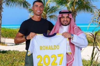 Cristiano Ronaldo renova com Al-Nassr e terá salário de R$ 2,5 bilhões por ano