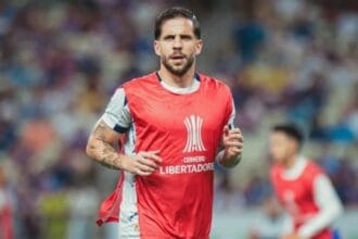 Lucas Sasha deixa o Fortaleza e acerta transferência para o Athletico-PR