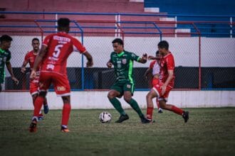 Em casa emprestada, Lagarto goleia Penedense e entra no G-4 da Série D