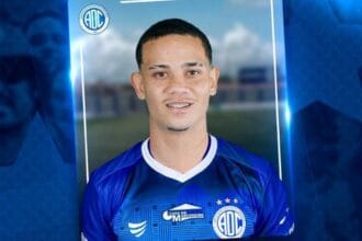 Confiança anuncia a contratação do atacante Renan