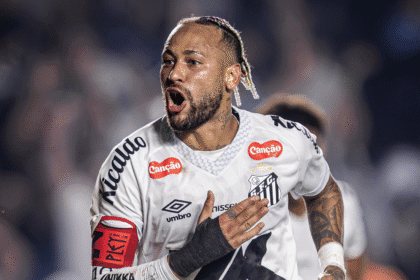 Neymar decide no fim, e Santos vence o Flamengo na Vila Belmiro pelo Brasileirão