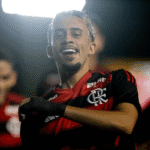 Flamengo volta atrás em venda de Matheus Gonçalves, e jogador descobre durante jogo
