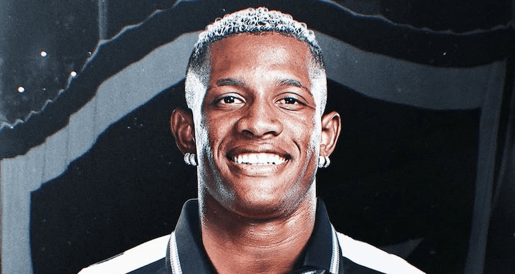 Botafogo anuncia a contratação do volante Danilo, ex-Palmeiras e Nottingham Forest