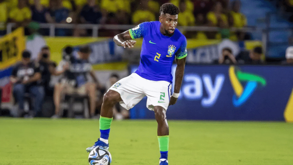 Flamengo Acerta Contratação de Emerson Royal; Lateral Substituirá Wesley
