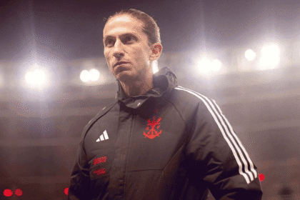 Filipe Luís mantém cautela sobre renovação com o Flamengo