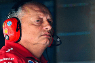 Ferrari encerra especulações e anuncia renovação de contrato com chefe de equipe Fred Vasseur