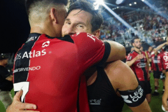 Segurança de Messi entra em campo e empurra adversários após provocação do craque