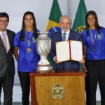 Lula diz que enviará projeto de lei para incentivar futebol feminino