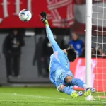 Rossi brilha nos pênaltis e garante classificação do Flamengo