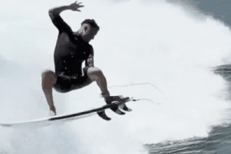 Ítalo Ferreira acerta primeiro giro 720° em piscina de ondas durante gravação