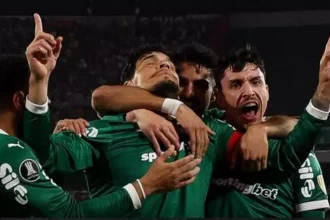Palmeiras faz 2 a 1 no River Plate em Buenos Aires e leva vantagem para o jogo de volta