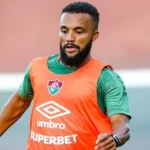 Samuel Xavier participa de jogo-treino e se aproxima de retorno ao Fluminense