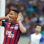 Tiago reencontra o Bahia e fica à disposição para duelo contra o Ceará pelo Brasileirão