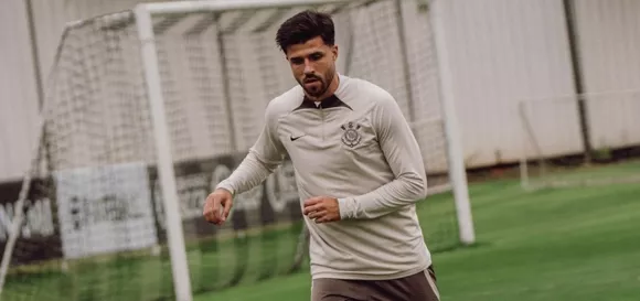 Corinthians completa um mês com Héctor Hernández treinando em separado e sem destino definido