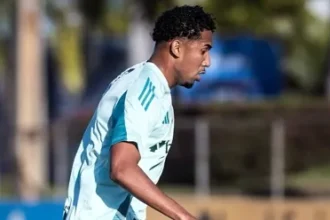 Volante Ryan Guilherme pode ser relacionado pelo Cruzeiro contra o RB Bragantino