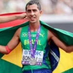 Caio Bonfim conquista ouro nos 20 km marcha em Tóquio e revela perda da aliança durante a prova