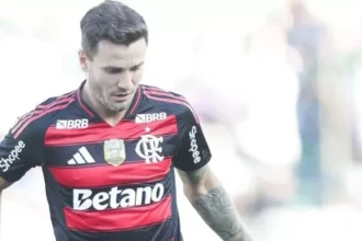 Dores no pé esquerdo colocam Saúl Ñíguez como dúvida no Flamengo para o clássico contra o Vasco