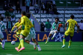 Rodada de domingo no Brasileirão 2025 reúne seis jogos e três clássicos regionais