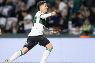 América-MG recebe Coritiba pela Série B; veja onde assistir ao vivo