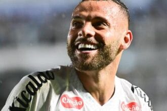 Gol de Guilherme dá triunfo ao Santos sobre o São Paulo; atacante vê cobrança como “justa”