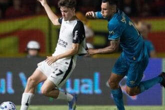 Colunistas criticam crise esportiva e financeira do Corinthians após derrota para o Sport