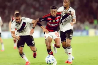 Diniz valoriza atitude do Vasco após empate com o Flamengo no Maracanã