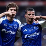 Cruzeiro vira sobre Red Bull Bragantino no Mineirão e reassume vice-liderança do Brasileirão