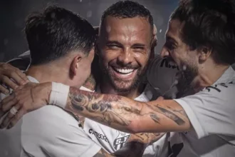 Guilherme veste a faixa, marca e decide triunfo do Santos sobre o São Paulo