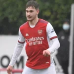 Atacante revelado pelo Arsenal sofre grave lesão cerebral e segue em coma induzido