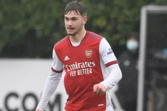 Atacante revelado pelo Arsenal sofre grave lesão cerebral e segue em coma induzido