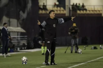 Claudinei Oliveira cobra mais efetividade da Ferroviária na reta final da Série B
