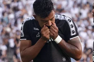 ABC negocia permanência de Wallyson até 2026 para busca do centésimo gol