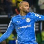 Lucas Evangelista consolida liderança no Palmeiras e recebe elogios de Abel Ferreira