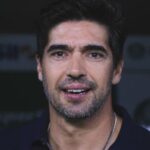 Abel Ferreira pede cautela com Flaco López após vitória sobre o River e recorda críticas da torcida