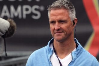 Ralf Schumacher critica Hamilton e fala em “falta de atitude” do piloto na Ferrari