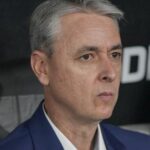 Com técnico brasileiro, LDU enfrenta São Paulo de Crespo valendo vaga na semifinal da Libertadores