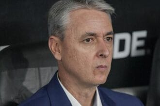 Com técnico brasileiro, LDU enfrenta São Paulo de Crespo valendo vaga na semifinal da Libertadores
